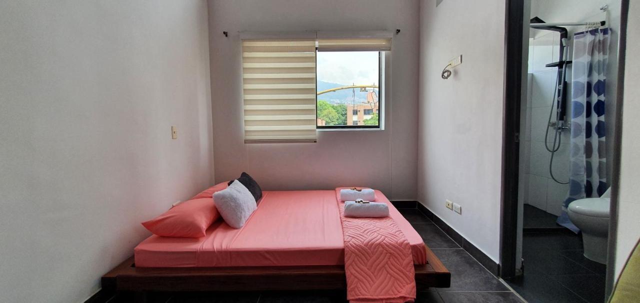 Hostel Metro Floresta Alojamiento Medellín Esterno foto