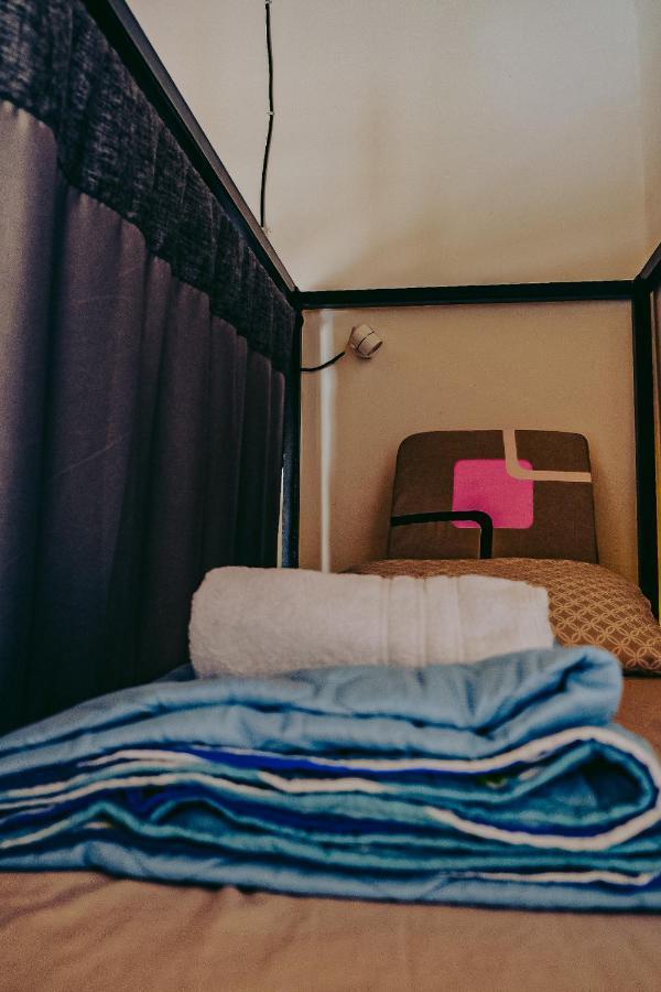 Hostel Metro Floresta Alojamiento Medellín Esterno foto