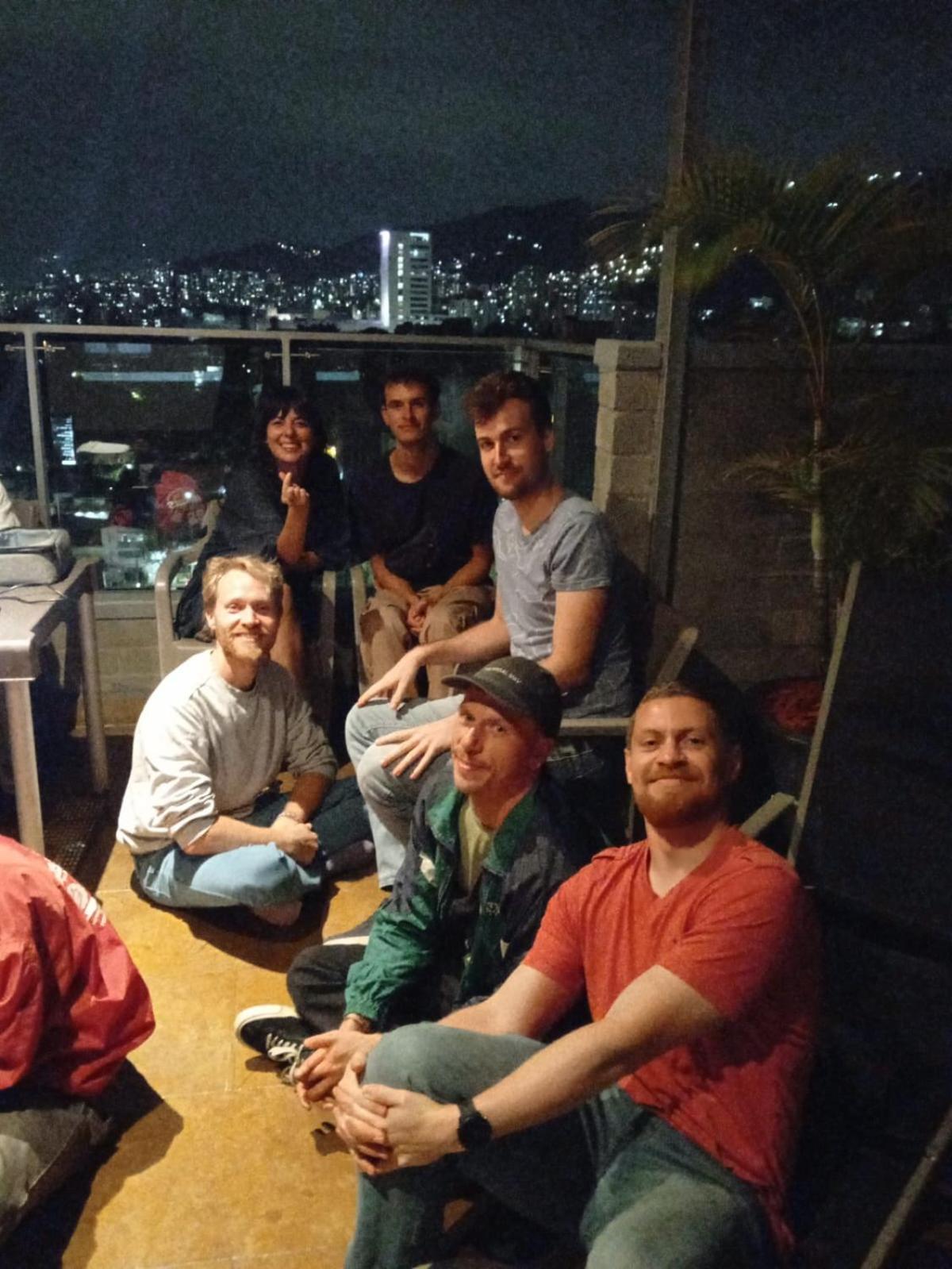 Hostel Metro Floresta Alojamiento Medellín Esterno foto