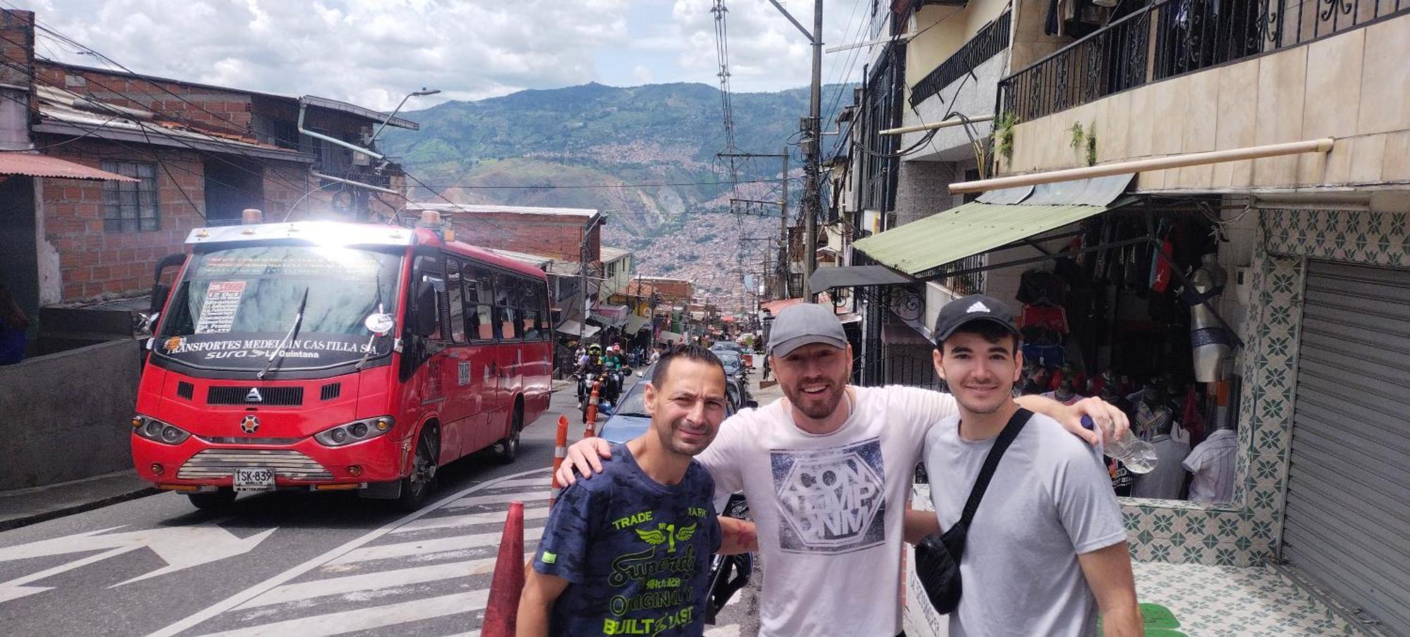 Hostel Metro Floresta Alojamiento Medellín Esterno foto
