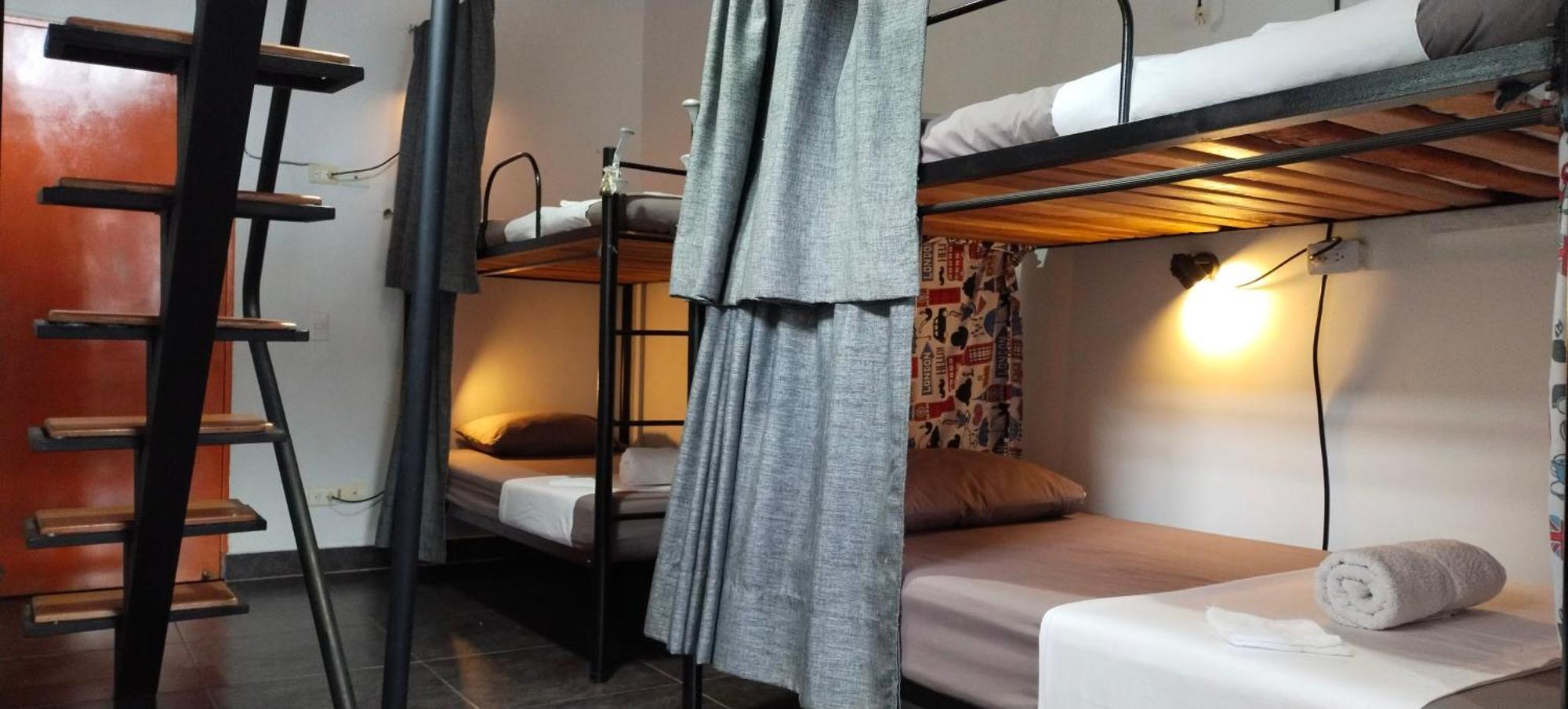 Hostel Metro Floresta Alojamiento Medellín Esterno foto