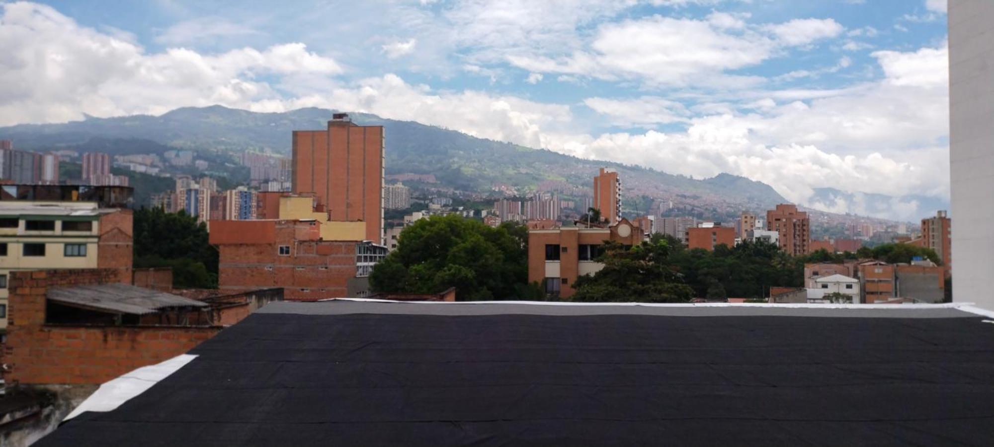 Hostel Metro Floresta Alojamiento Medellín Esterno foto